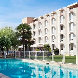 Novotel Aeroport Cap 3000 Отель Сен-Лоран-дю-Вар